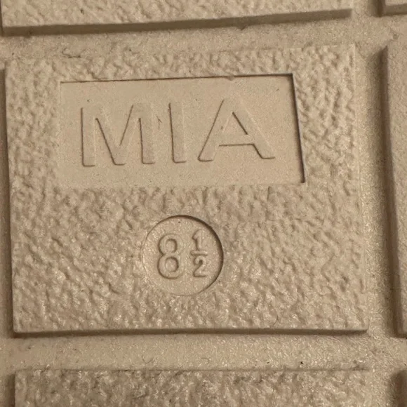 Mia Gabri Crocheted Slip-on Sandals in Bone, Size 8.5. - Picture 12 of 12